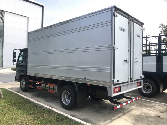 THACO OLLIN 5 tấn thùng kín dài 4.35 mét