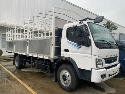 FUSO FI170L với bề ngoài đơn giản nhưng rất đầm chắc. Phanh khí nén an toàn