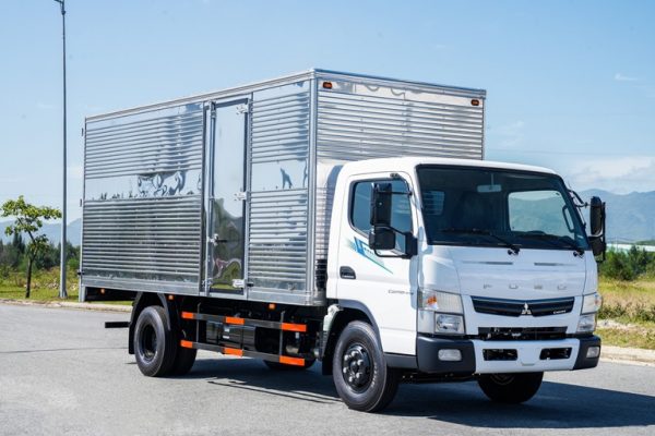 MITSUBISHI FUSO 3.5 tấn trang bị động cơ công suất lớn và tiết kiệm nhiên liệu nhất trong các mẫu xe tải