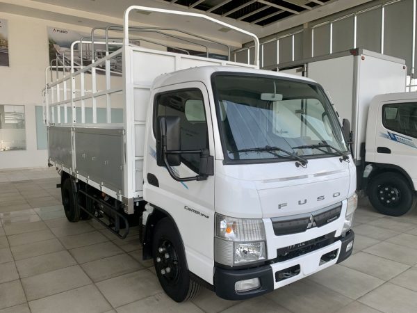 Xe tải MITSUBISHI FUSO CANTER TF4.9 thùng dài 4.5 mét