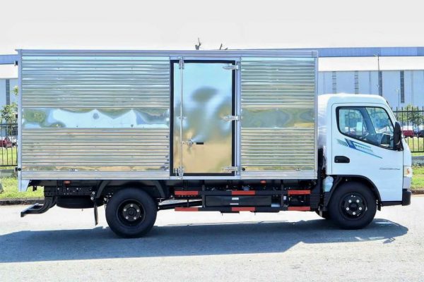 MITSUBISHI FUSO CANTER TF4.9 thùng kín inox