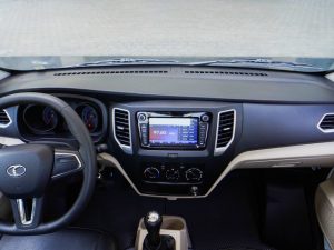 Trang bị màn hình giải trí, camera lùi