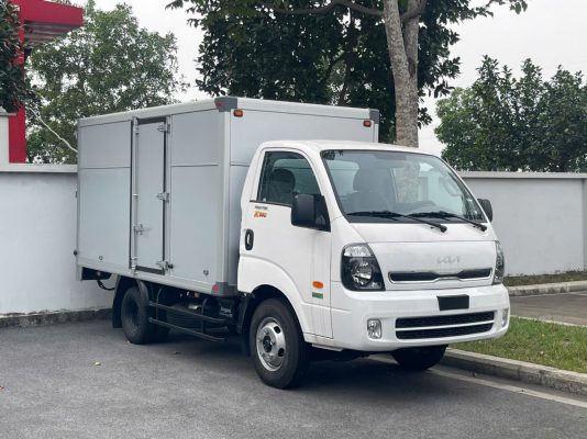 KIA K250 thùng kín - 2.4 tấn giá ưu đãi (LH: 0976 189 444)