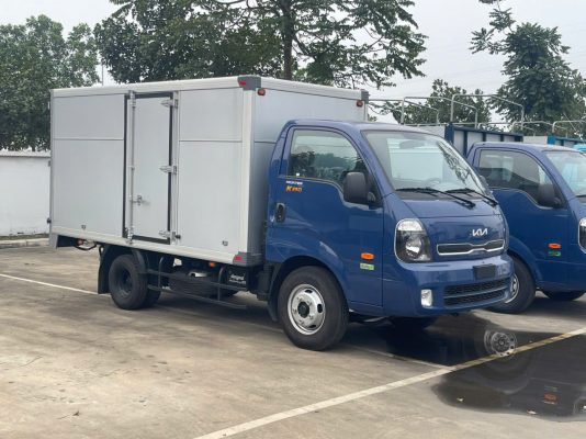 KIA K250 thùng kín - 2.4 tấn giá ưu đãi (LH: 0976 189 444)