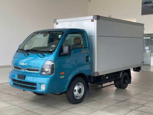 Trang bị các tính năng an toàn cao phanh ABS, cân bằng điện tử ESC