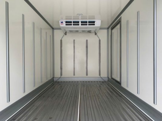 Sàn thùng inox 304 cán sóng, vách được trang bị ống chia gió