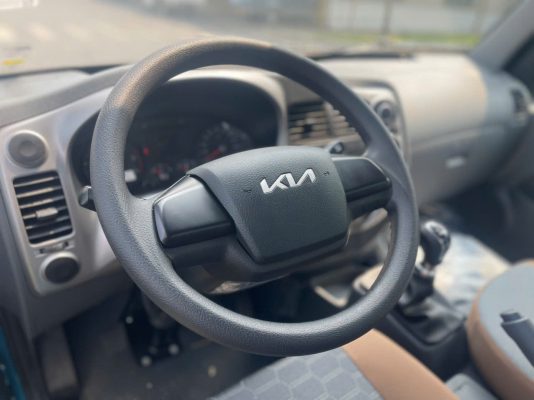 Vô lăng kiểu mới hiện đại, trợ lực nhẹ nhàng
