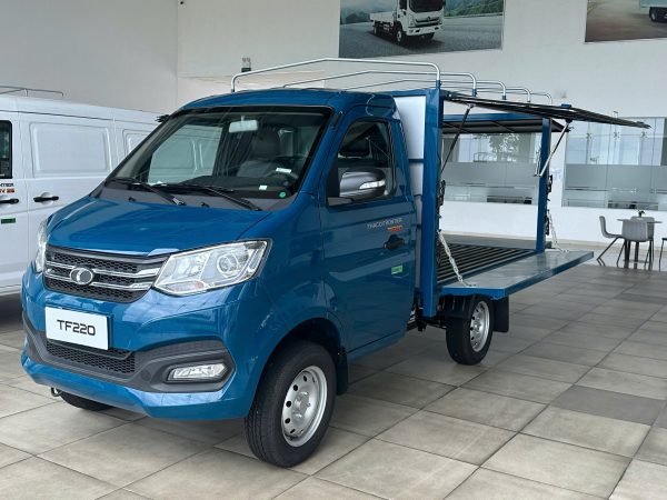 Xe tải THACO TF220 thùng cánh dơi tiện dụng