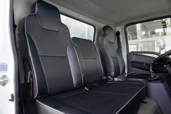 Ghế ngồi bọc da cao cấp